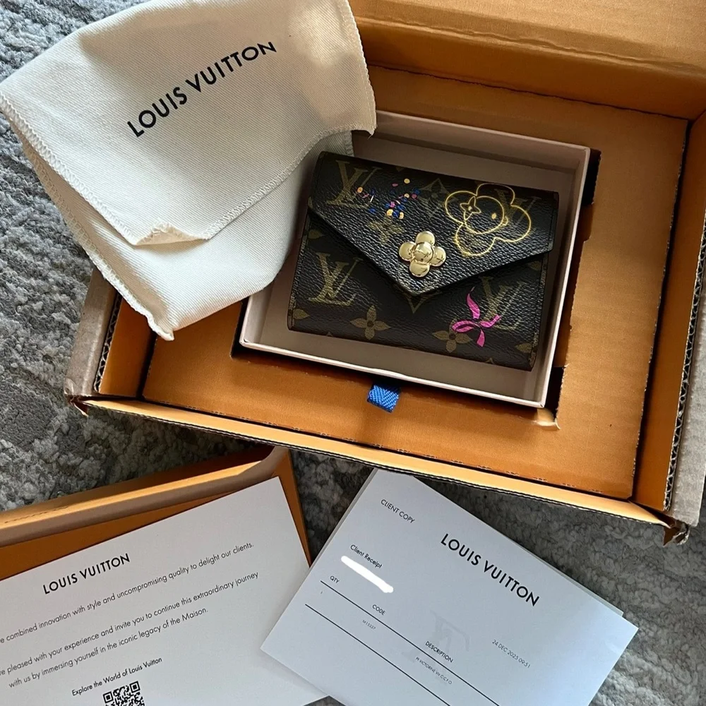 NEW RARE Authentic Louis Vuitton Vivienne Victorine Monogram Holiday 2025 Wallet